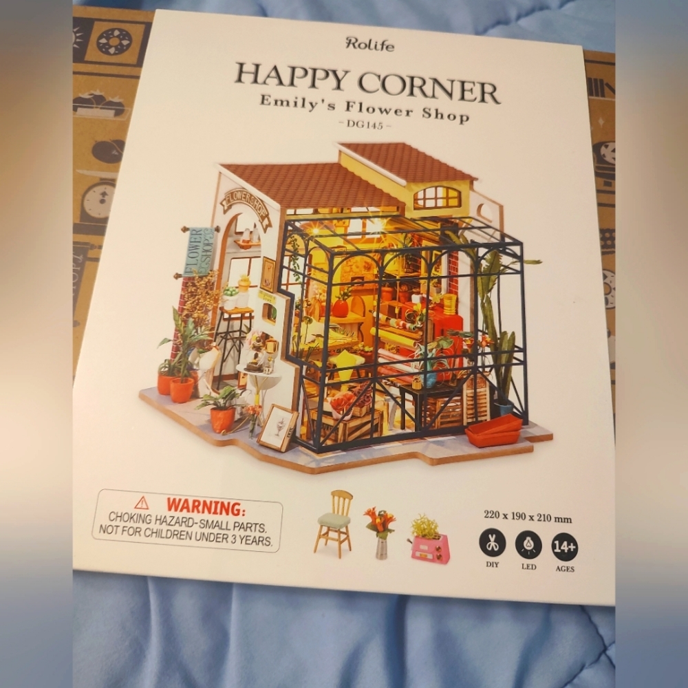 💲Sale💲NIB/NWT Rolife Happy Corner Emily's flower shop miniature DIY house